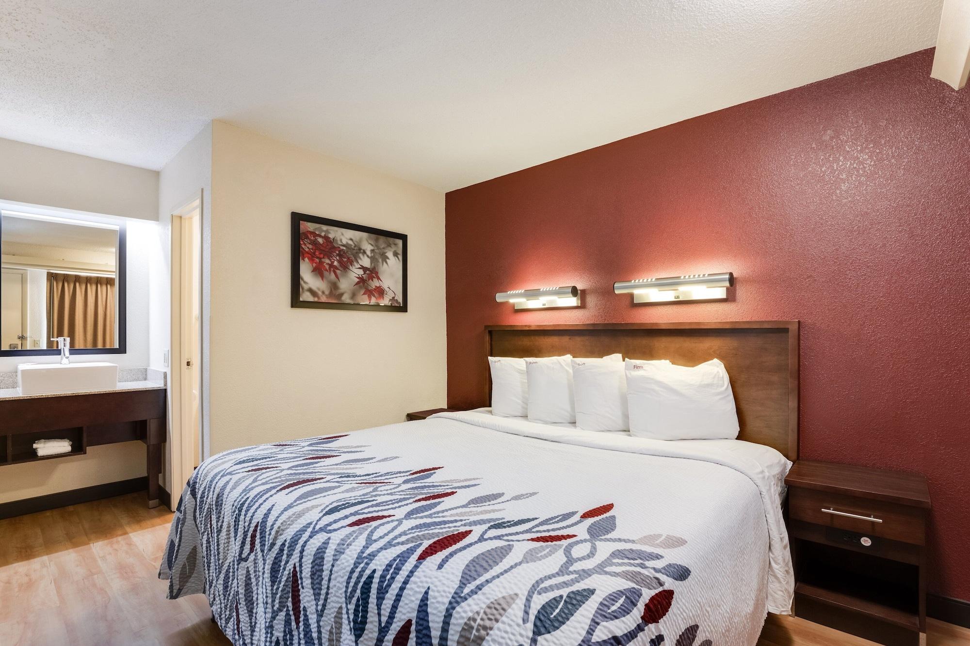 Отель Super 8 By Wyndham Deerfield - Northbrook Экстерьер фото