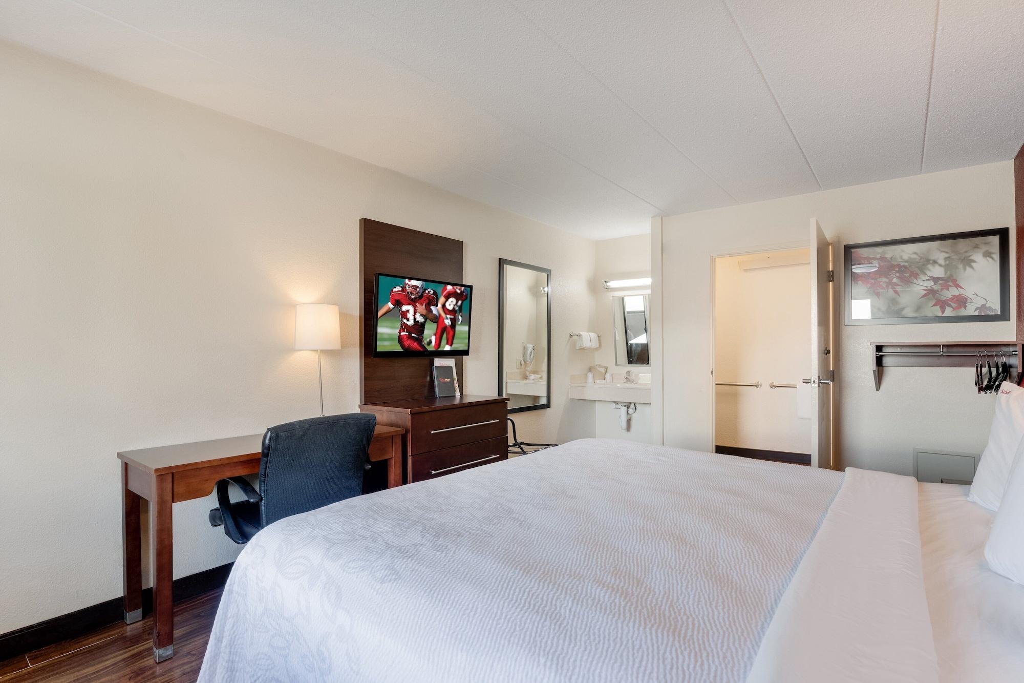 Отель Super 8 By Wyndham Deerfield - Northbrook Экстерьер фото