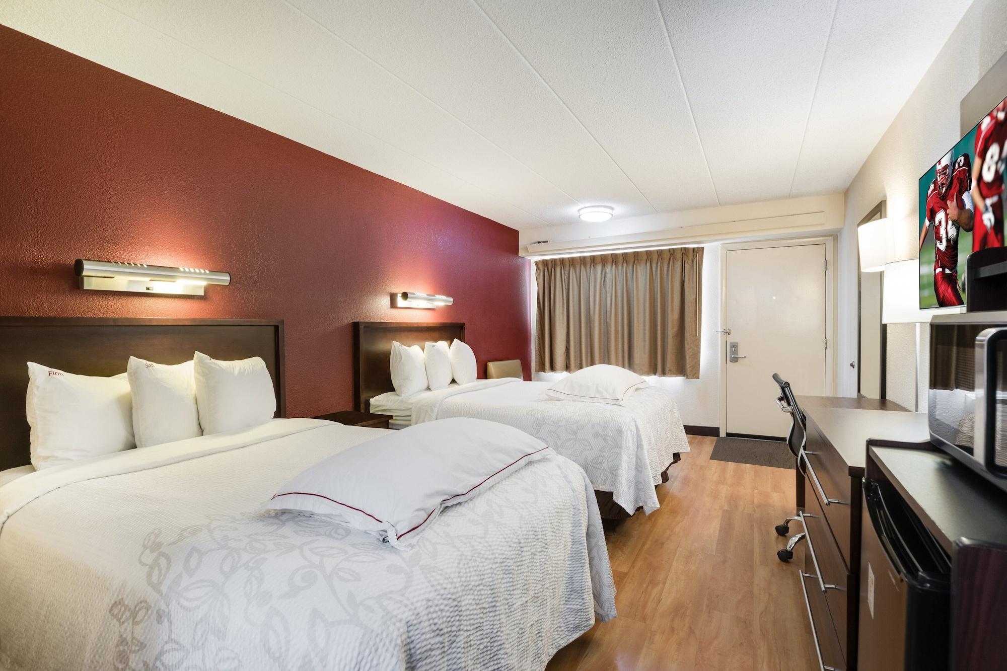 Отель Super 8 By Wyndham Deerfield - Northbrook Экстерьер фото